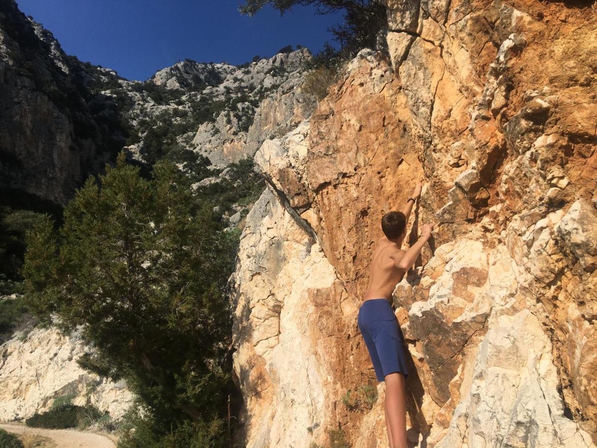 Cav Mameli Aparthotel Dorgali Buitenkant foto